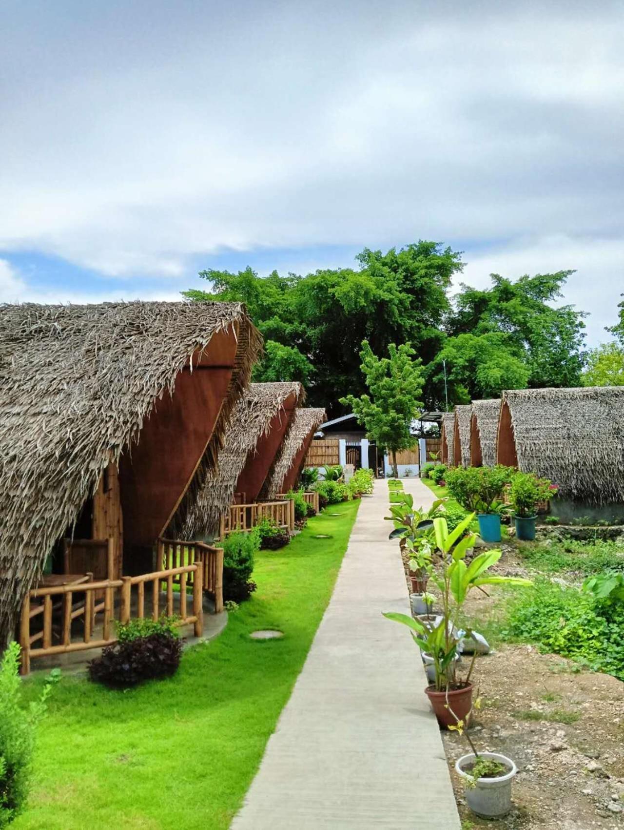 East Holiday Resort Moalboal Esterno foto