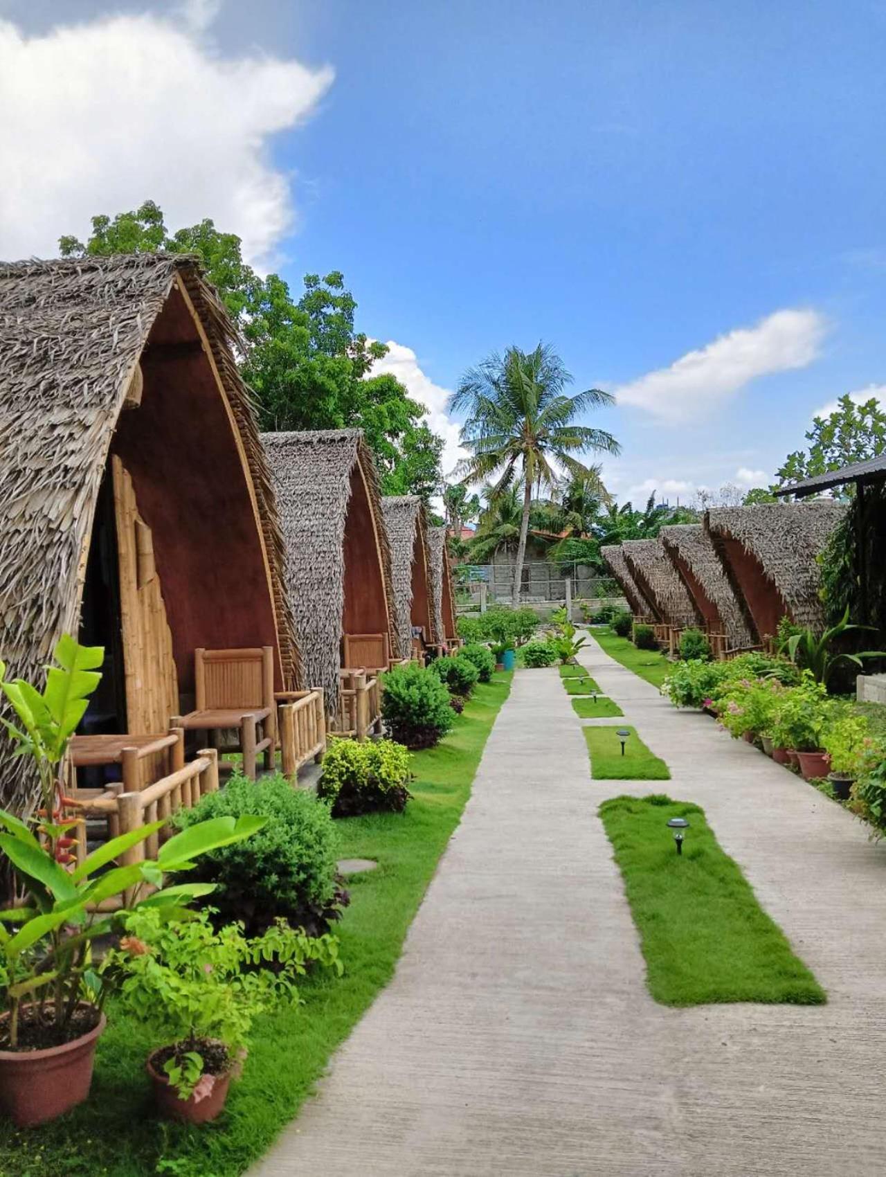 East Holiday Resort Moalboal Esterno foto