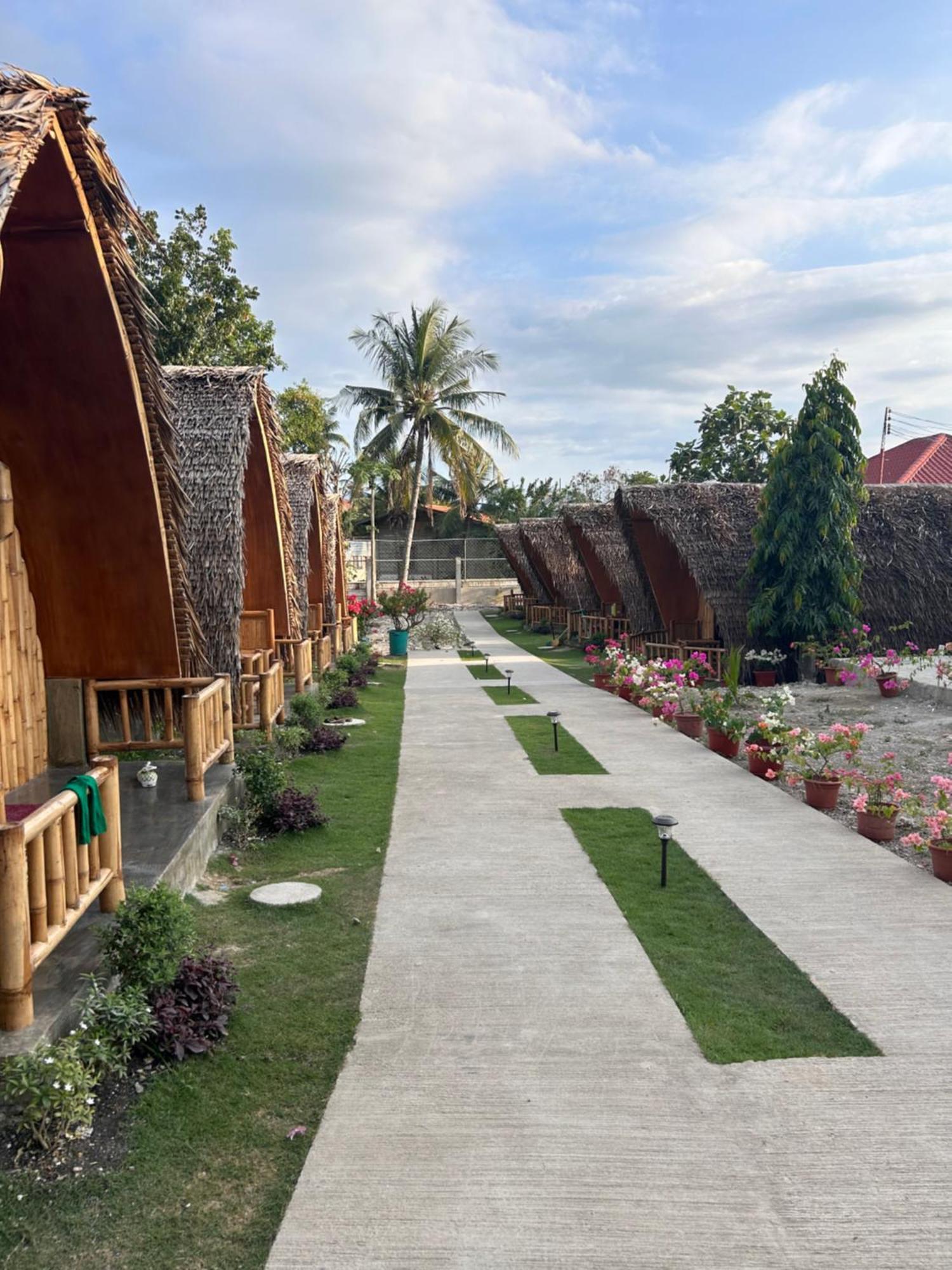 East Holiday Resort Moalboal Esterno foto