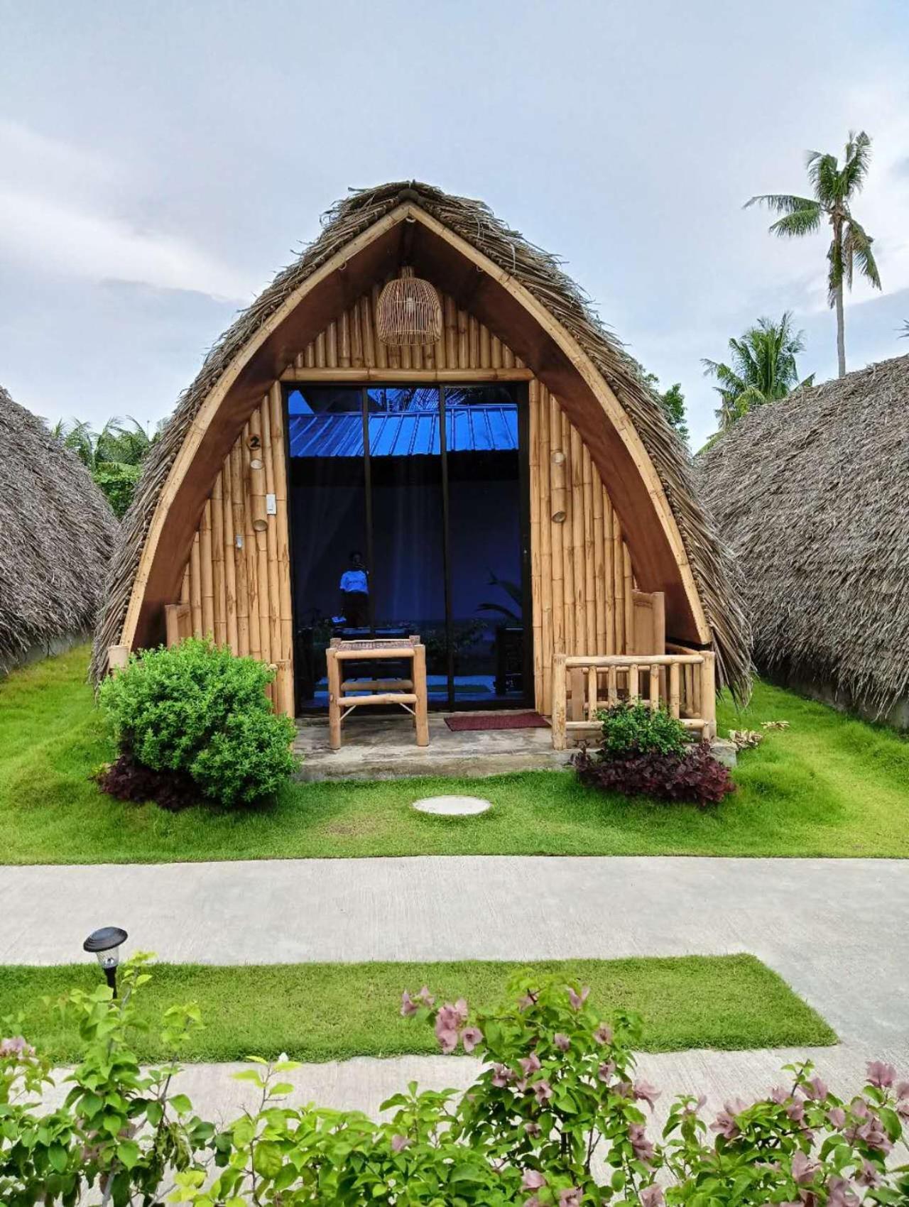 East Holiday Resort Moalboal Esterno foto